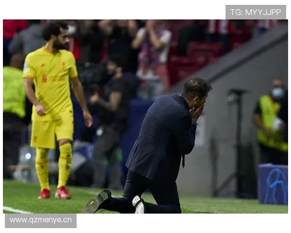 国际米兰三中卫体系下节奏变化能力不足，进攻组织受限